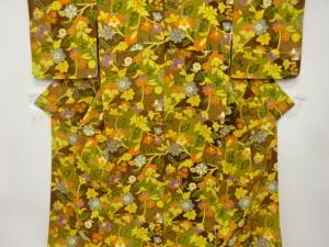 縮緬地　唐花模様　小紋着物